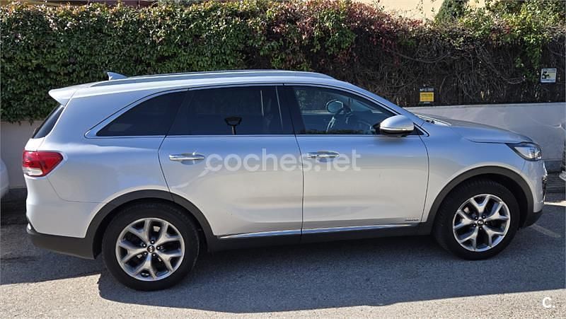Usado Kia Sorento 200 CV (147 kW) 2018 Gris / plata SUV