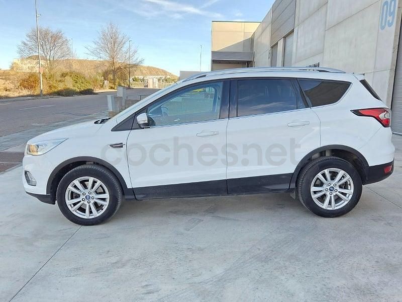 Usado Ford Kuga Trend 120 CV (88 kW) 2019 Blanco SUV