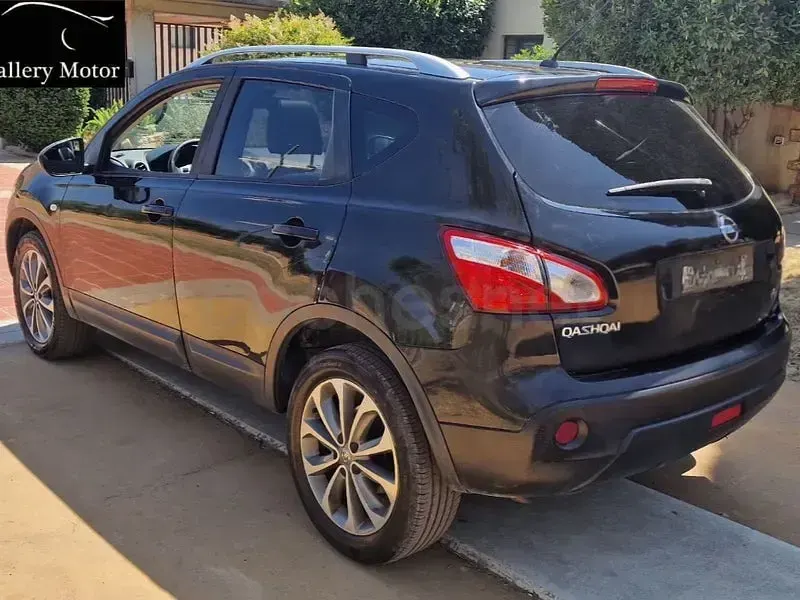 Usado Nissan Qashqai Tekna 130 CV (95 kW) 2013 Negro SUV