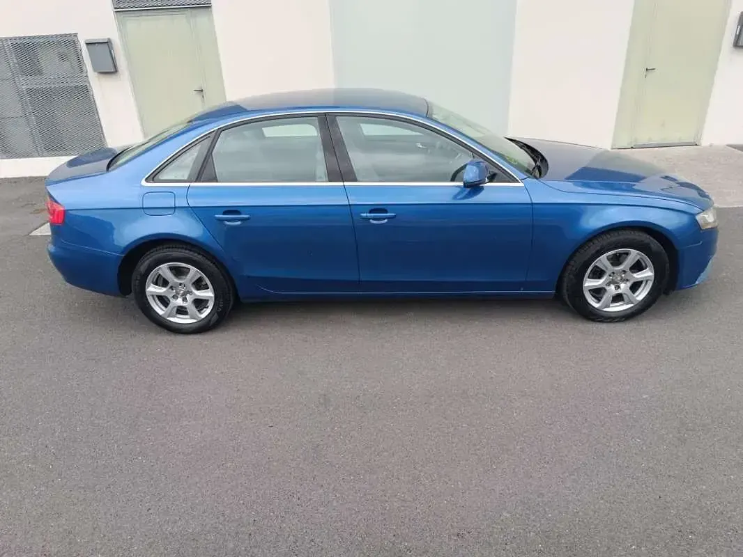 Usado Audi A4 143 CV (105 kW) 2008 Azul Berlina