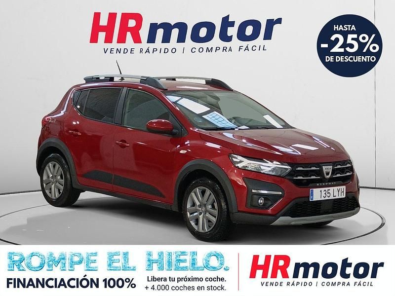 Usado Dacia Sandero Comfort 101 CV (74 kW) 2022 Rojo Berlina