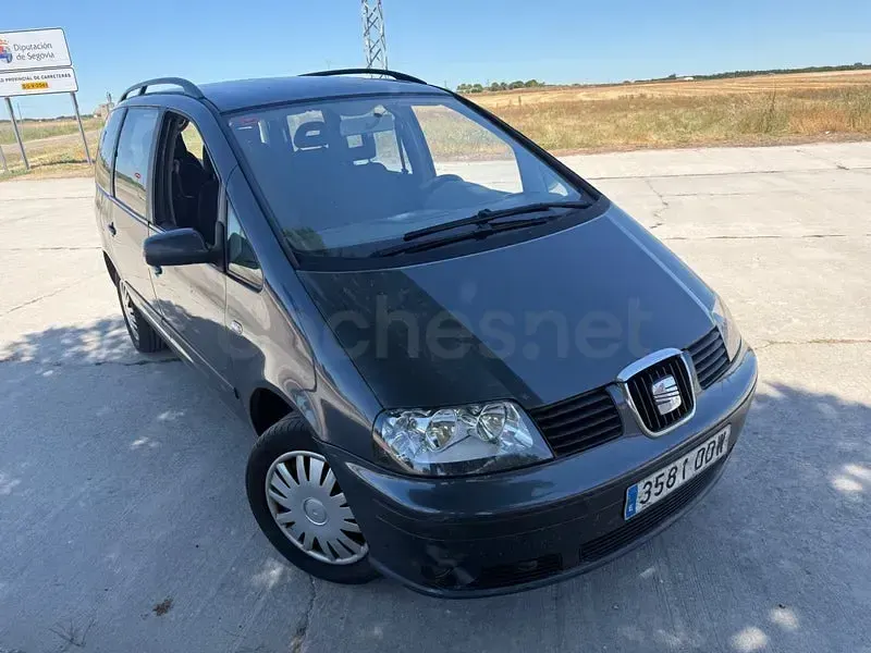 Usado Seat Alhambra Reference 115 CV (84 kW) 2004 Azul Monovolumen
