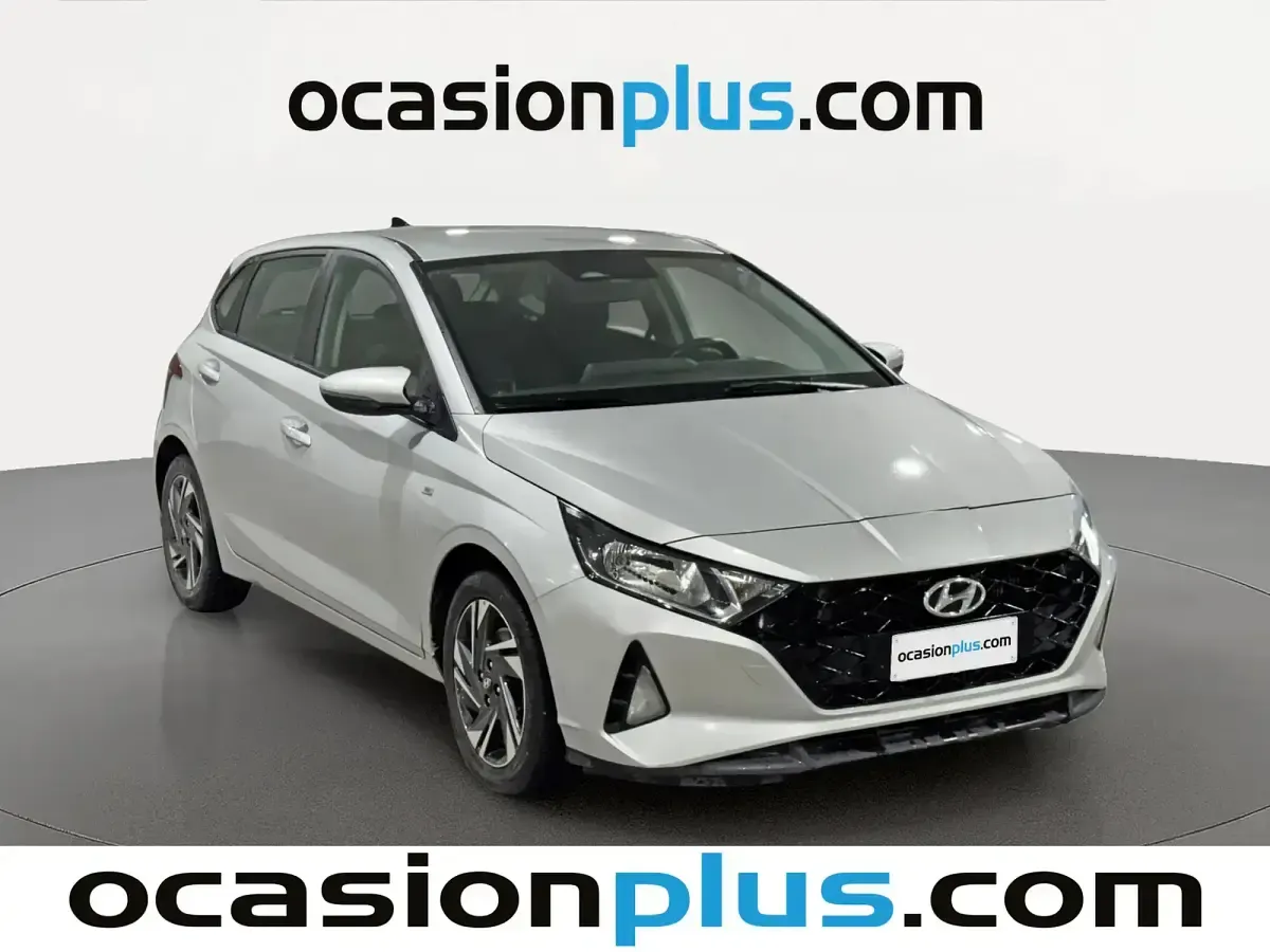 Usado Hyundai i20 100 CV (73 kW) 2022 Gris Utilitario