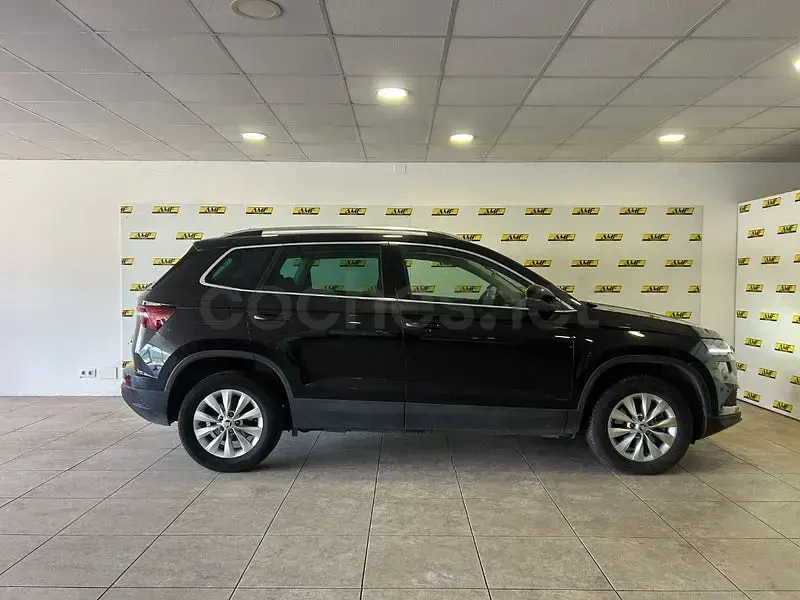 Usado Skoda Karoq Ambition 115 CV (84 kW) 2022 Negro SUV