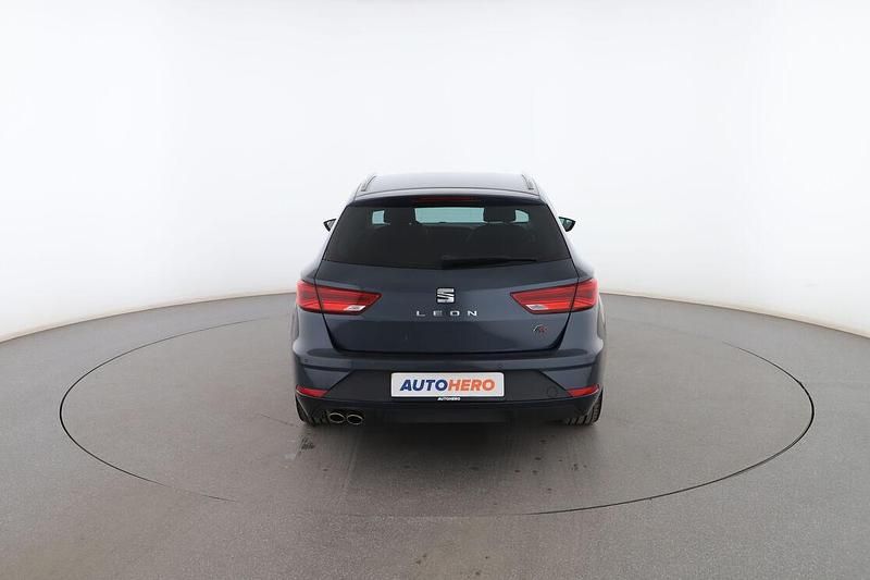 Usado Seat Leon FR 200 CV (147 kW) 2019 Gris Familiar