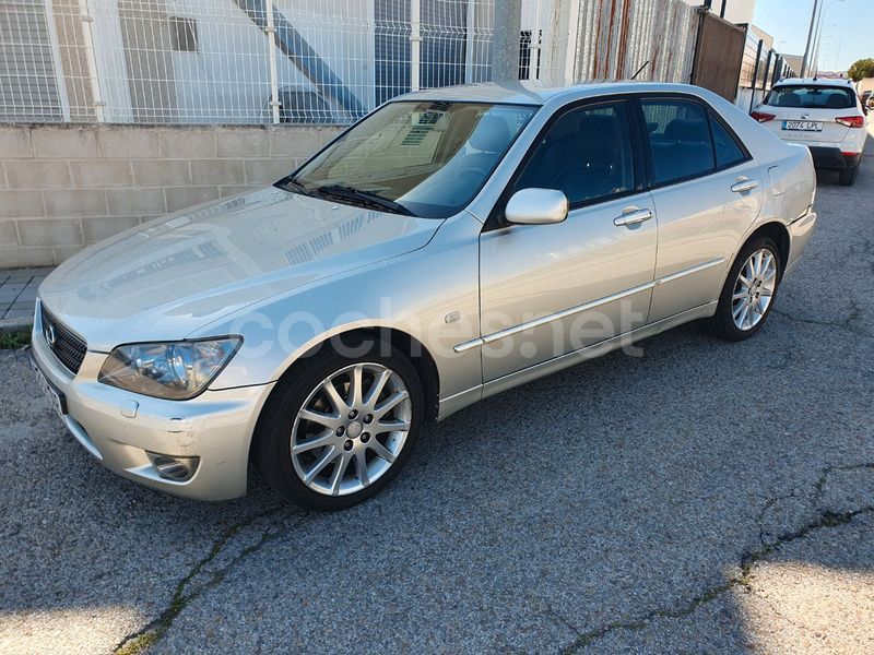 Beige Usado 2005 Lexus IS200 Berlina | 3600 € - Imagen 1/4