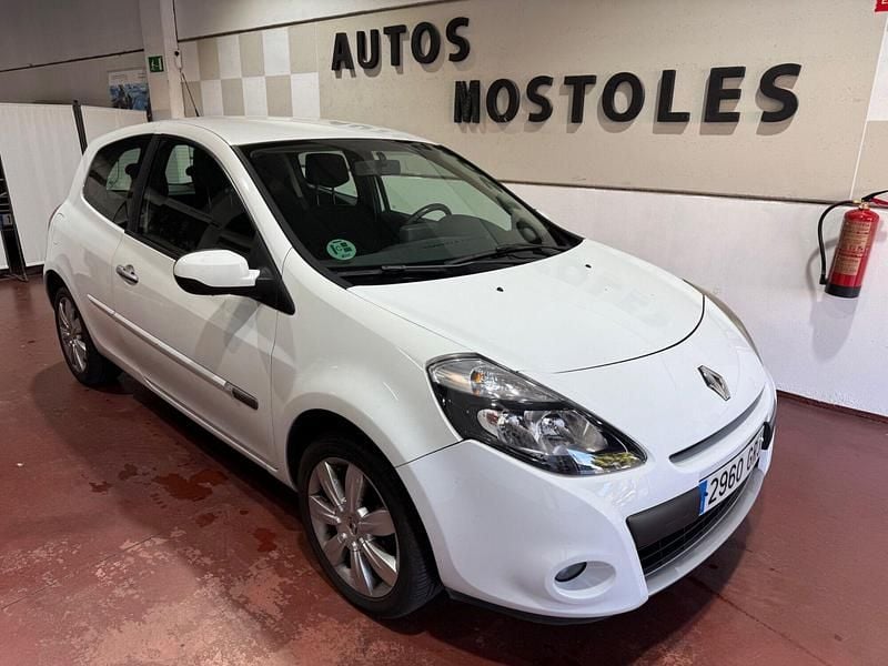 Blanco Usado 2009 Renault Clio II Exception Utilitario | 3495 € (Super precio) - Imagen 1/4