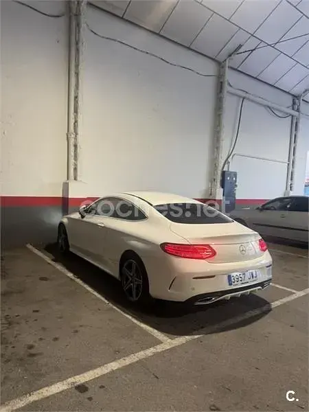 Usado Mercedes C220 AMG line 170 CV (125 kW) 2017 Blanco Coupe
