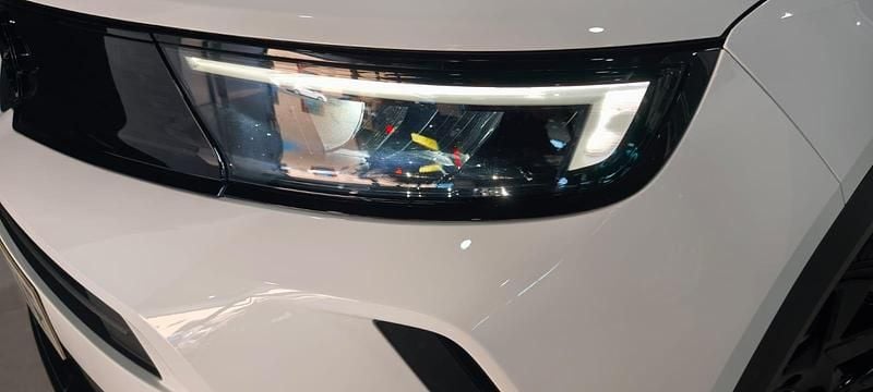 Usado Opel Mokka GS Line 110 CV (80 kW) 2021 Blanco SUV