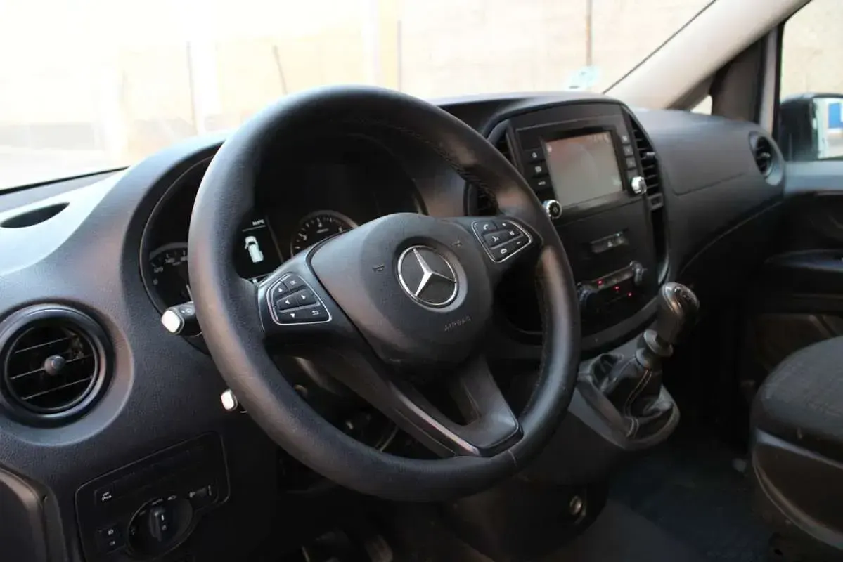 Usado Mercedes Vito 102 CV (75 kW) 2021 Blanco Van