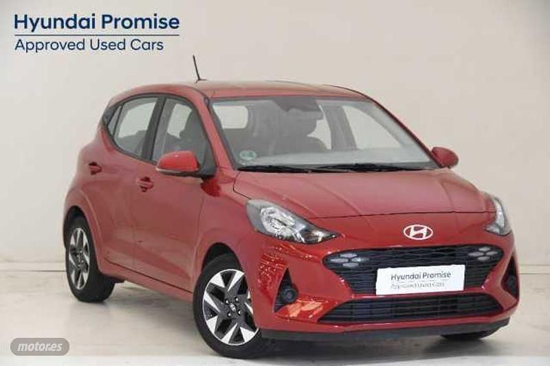 Usado Hyundai i10 67 CV (49 kW) 2023 Rojo Utilitario