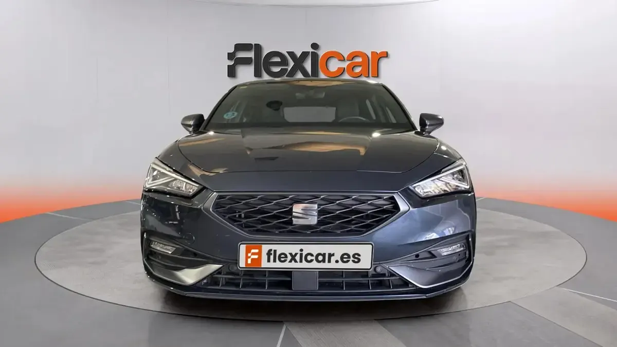 Usado Seat Leon FR 150 CV (110 kW) 2020 Azul Berlina