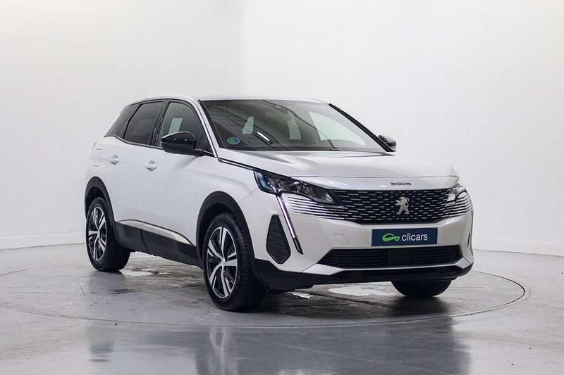 Usado Peugeot 3008 Allure 136 CV (100 kW) 2024 Blanco SUV