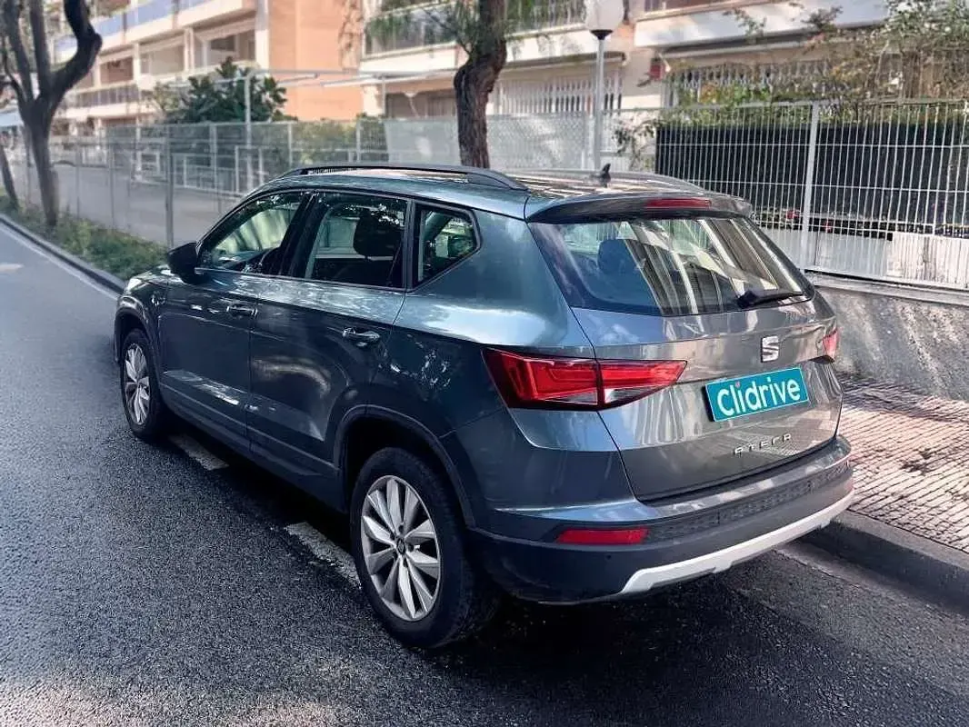 Usado Seat Ateca Style 150 CV (110 kW) 2019 Gris / plata SUV