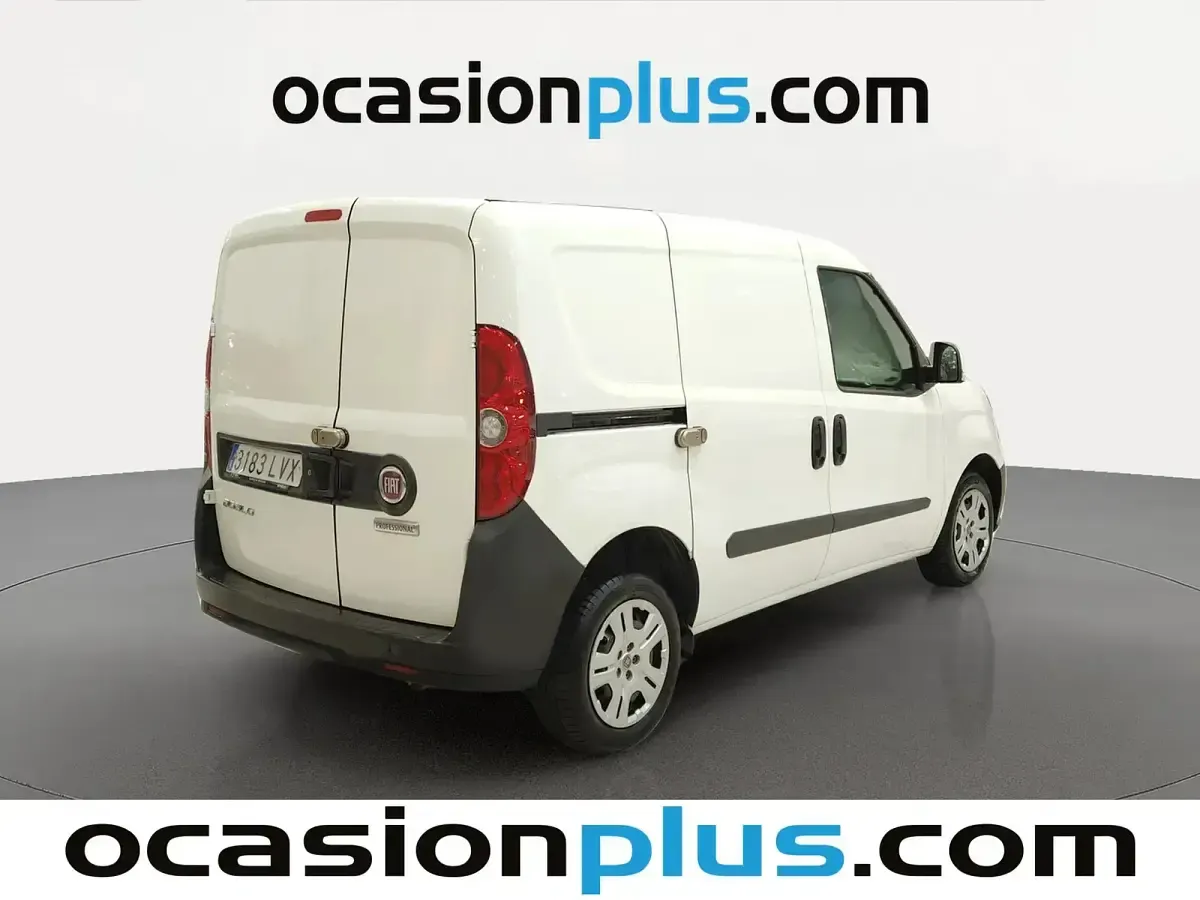 Usado Fiat Doblò 90 CV (66 kW) 2022 Blanco Monovolumen