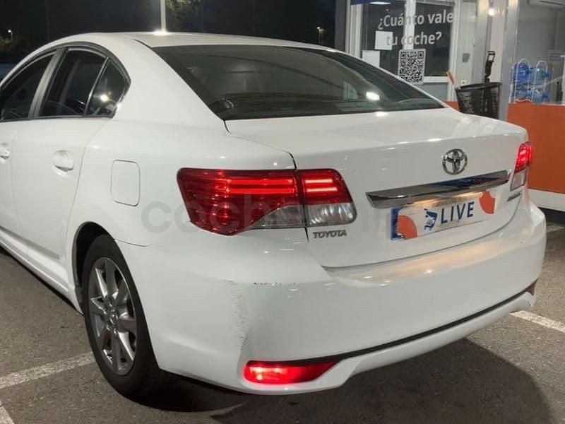 Usado Toyota Avensis Advance 147 CV (108 kW) 2012 Blanco Berlina