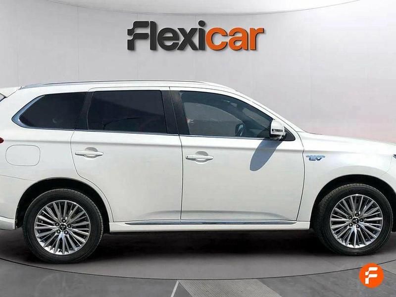 Usado Mitsubishi Outlander P-HEV 203 CV (149 kW) 2018 Blanco SUV