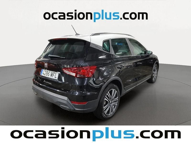 Usado Seat Arona Style 110 CV (80 kW) 2023 Negro SUV