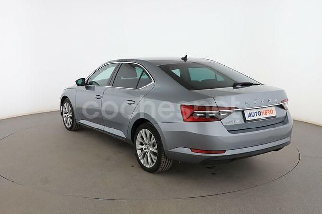 Usado Skoda Superb Style 192 CV (141 kW) 2019 Gris Berlina