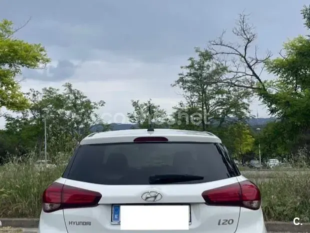 Usado Hyundai i20 100 CV (73 kW) 2019 Blanco Utilitario
