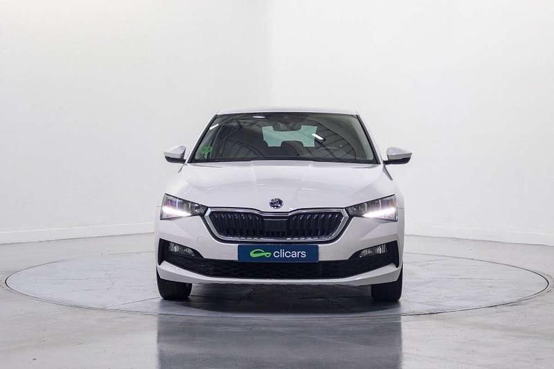 Usado Skoda Scala Selection 116 CV (85 kW) 2023 Blanco Utilitario