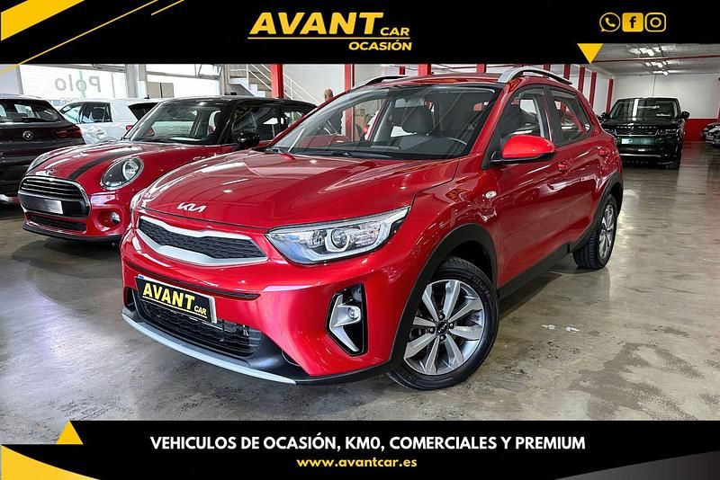 Usado Kia Stonic 100 CV (73 kW) 2023 Rojo SUV