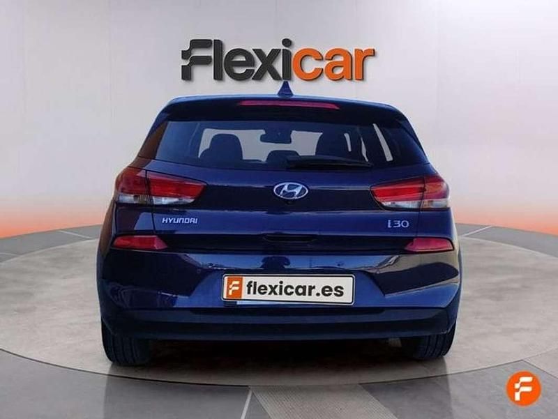Usado Hyundai i30 120 CV (88 kW) 2019 Azul Utilitario