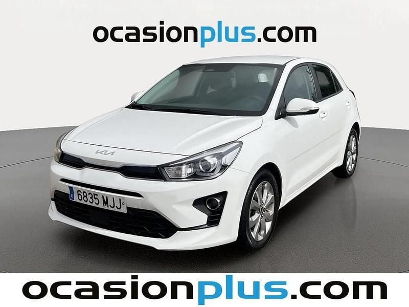 Blanco Usado 2023 Kia Rio Utilitario | 14.537 € (Precio justo) - Imagen 1/4