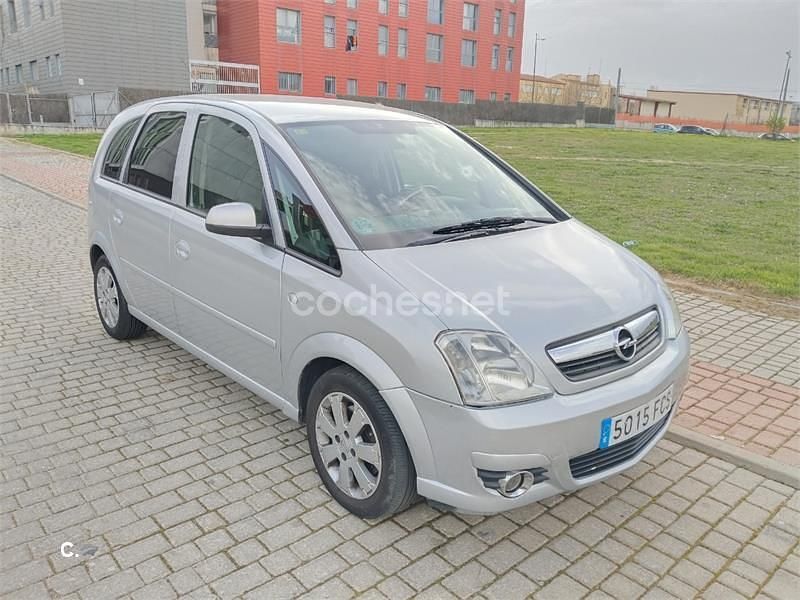 Usado Opel Meriva Enjoy 105 CV (77 kW) 2006 Gris / plata Monovolumen