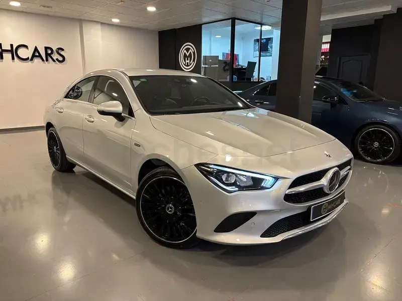 Usado Mercedes CLA250e 218 CV (160 kW) 2020 Gris / plata Coupe