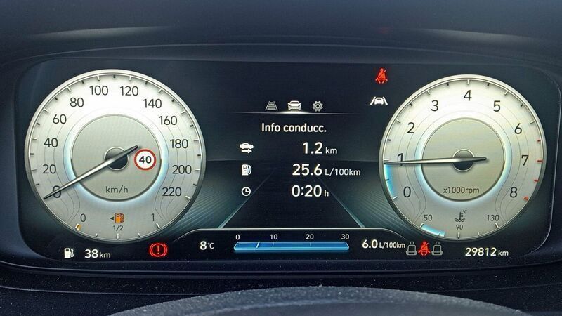 Usado Hyundai Bayon 100 CV (73 kW) 2021 Gris SUV