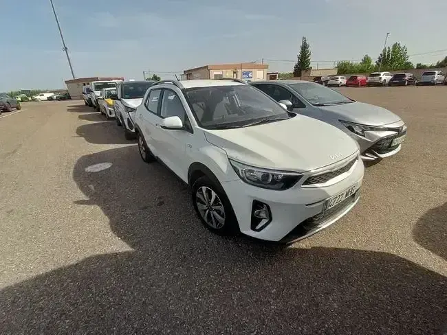 Usado Kia Stonic Plus 101 CV (74 kW) 2023 Blanco SUV