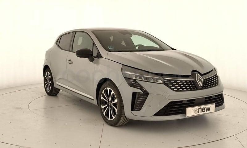 Usado Renault Clio V Techno 100 CV (73 kW) 2025 Gris / plata Berlina