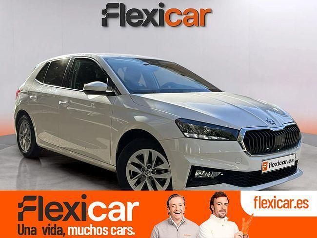 Usado Skoda Fabia Selection 95 CV (69 kW) 2024 Blanco Berlina