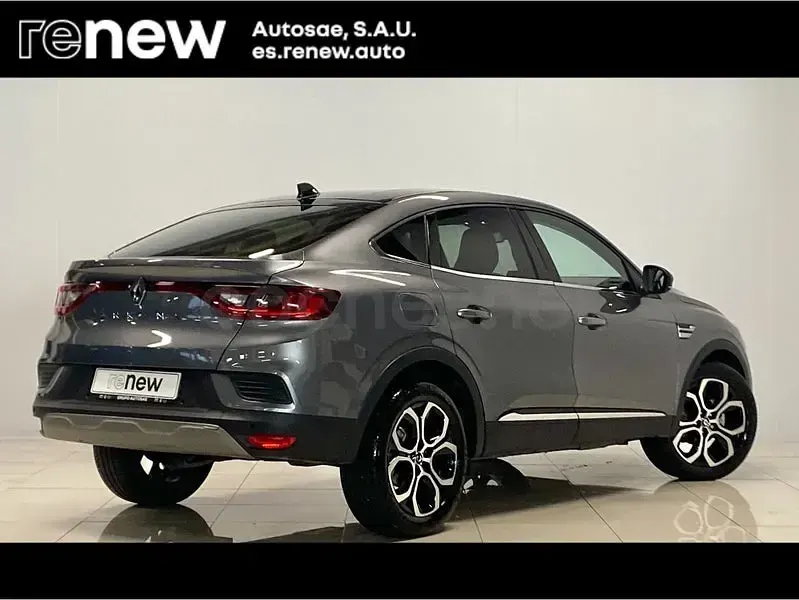 Usado Renault Arkana Techno 140 CV (102 kW) 2023 Gris / plata SUV