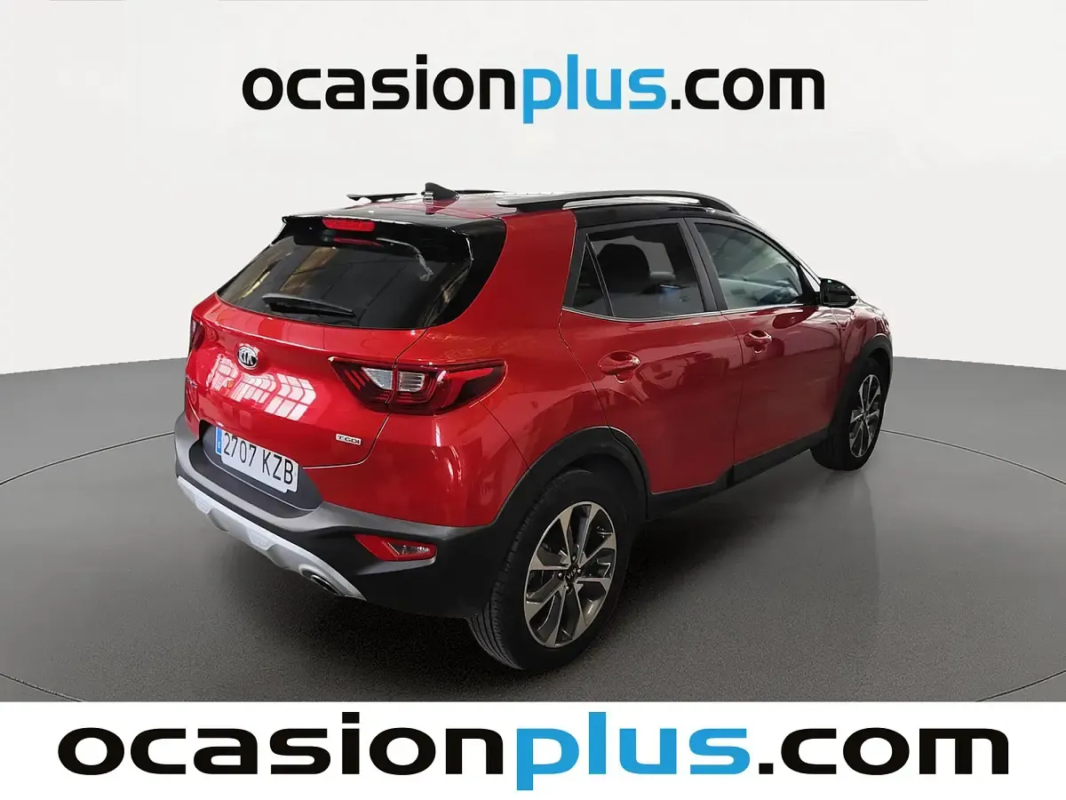 Usado Kia Stonic 120 CV (88 kW) 2019 Rojo SUV
