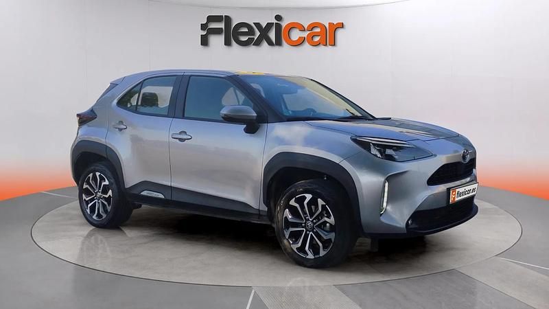 Usado Toyota Yaris Hybrid Active 116 CV (85 kW) 2024 Gris