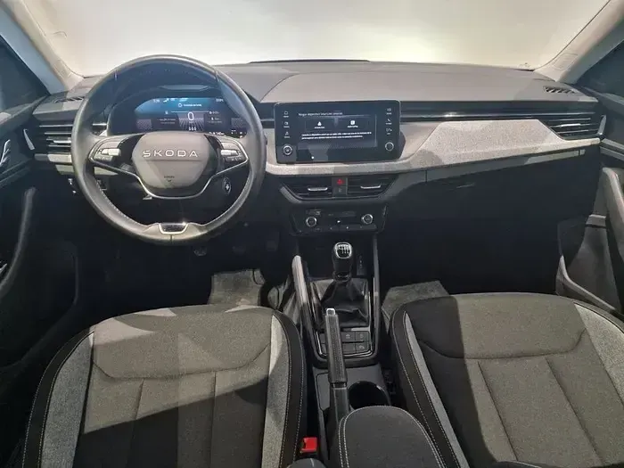 Usado Skoda Kamiq Selection 115 CV (84 kW) 2025 Azul SUV
