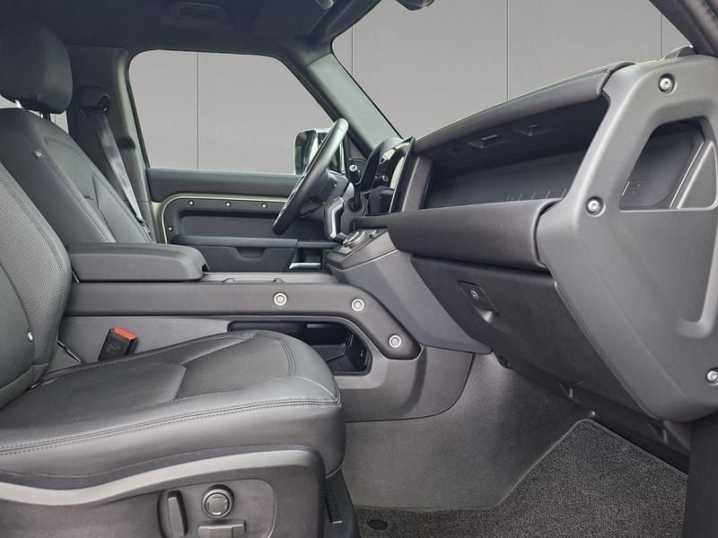 Usado Land Rover Defender SE Dynamic 249 HP (183 kW) 2025 Verde SUV