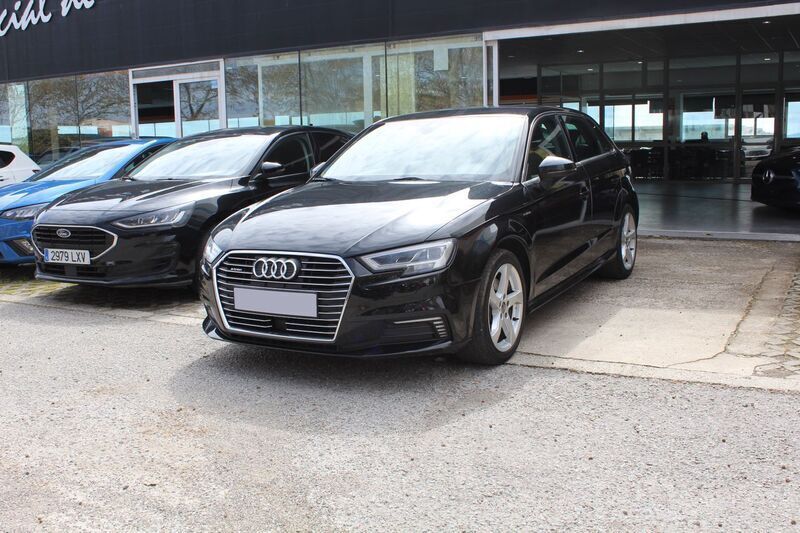 Negro Usado 2017 Audi A3 Sportback e-tron Berlina | 16.950 € (Precio justo) - Imagen 1/4