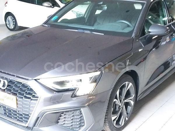 Gris / plata Usado 2024 Audi A3 S-Line Berlina | 33.950 € (Precio justo) - Imagen 1/4