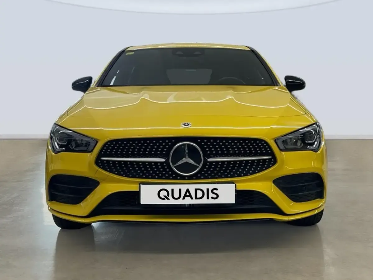 Usado Mercedes CLA250e Shooting Brake 218 CV (160 kW) 2021 Amarillo Familiar