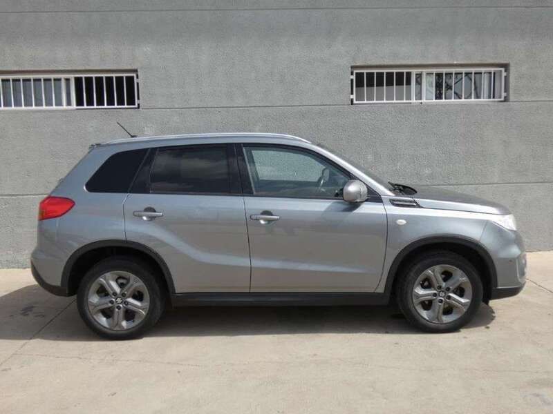 Usado Suzuki Vitara 120 CV (88 kW) 2016 Gris SUV