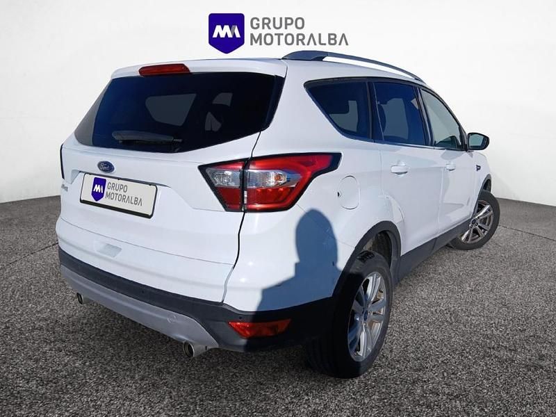 Usado Ford Kuga Trend 150 CV (110 kW) 2019 Blanco SUV