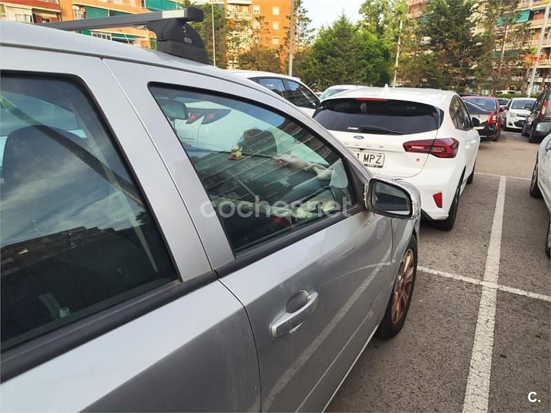 Usado Opel Astra Cosmo 100 CV (73 kW) 2008 Gris / plata Berlina