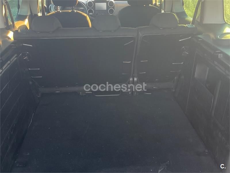 Usado Peugeot Partner Tepee Active 100 CV (73 kW) 2016 Gris / plata Monovolumen