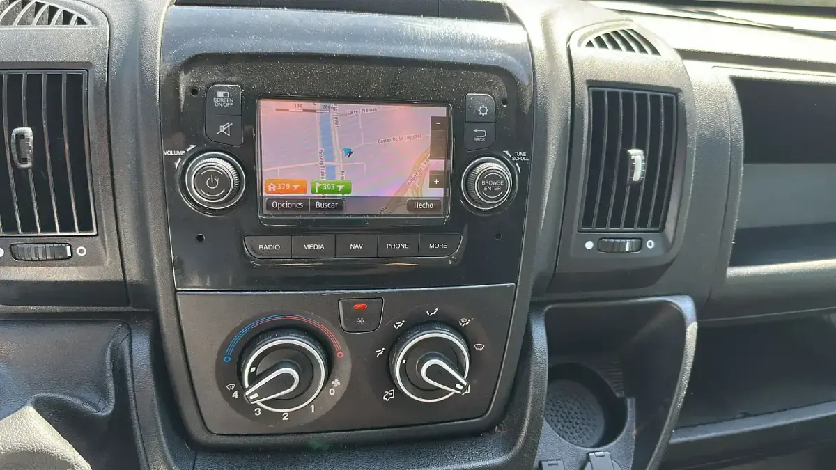Usado Citroën Jumper 140 CV (102 kW) 2021 Blanco Monovolumen