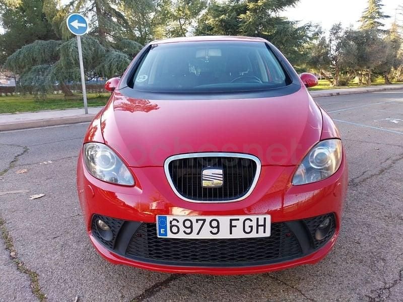 Usado Seat Altea FR 170 CV (125 kW) 2007 Rojo Monovolumen