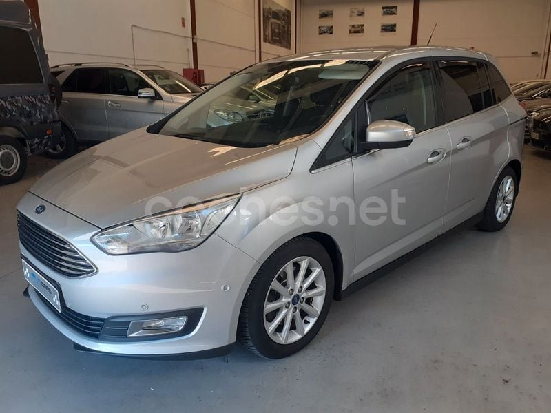 Usado Ford Grand C-Max Titanium 120 CV (88 kW) 2017 Gris / plata Monovolumen