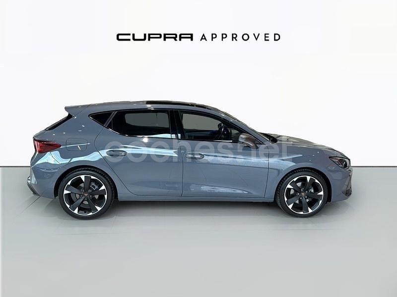 Usado Cupra Leon 150 CV (110 kW) 2024 Gris / plata Berlina